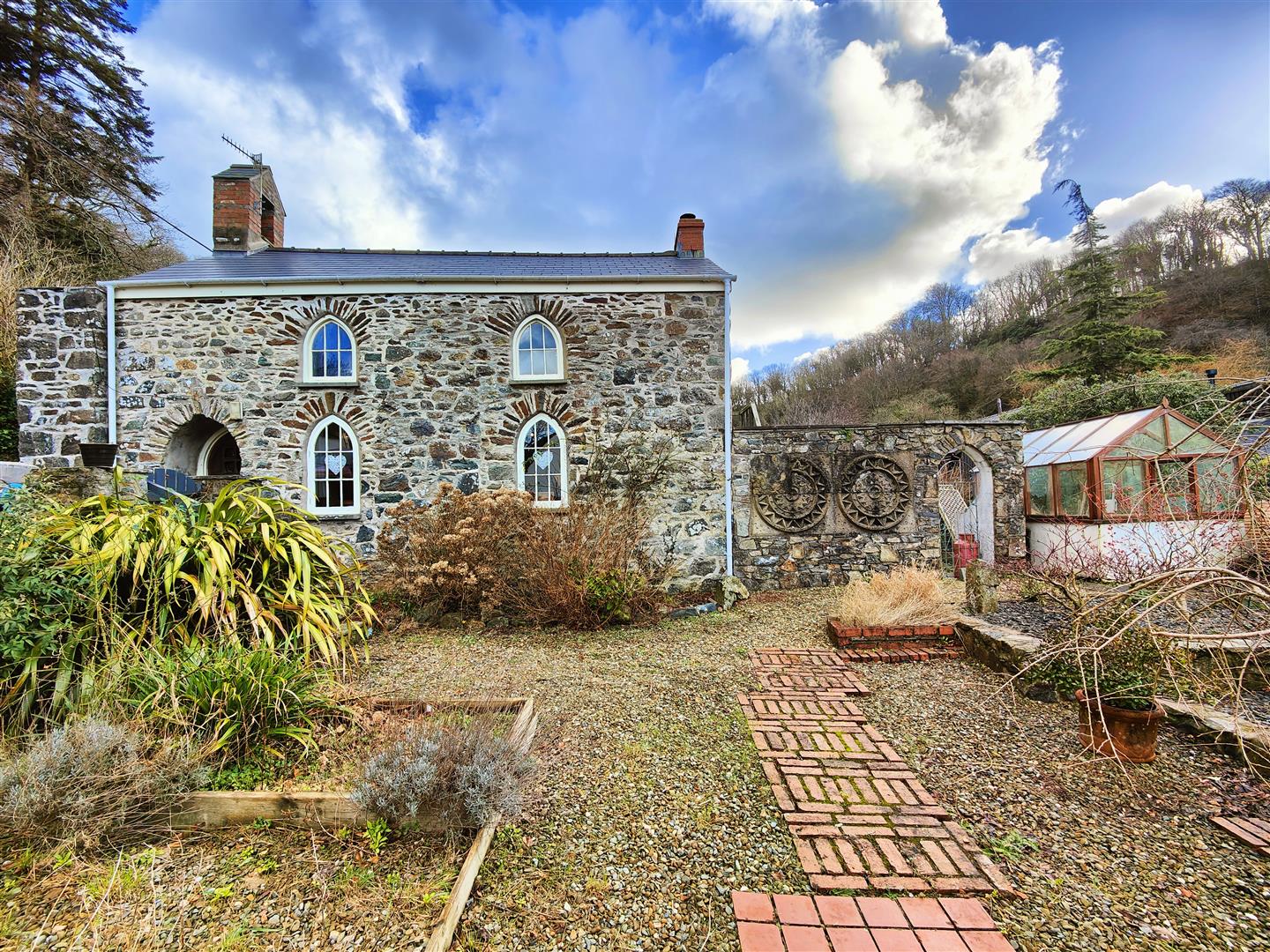 GlynYMel Road, Lower Town, Fishguard JJMorris